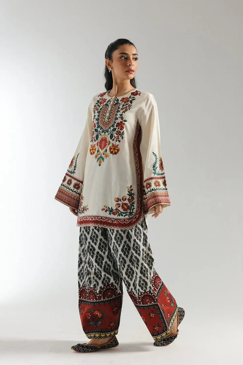 Stylish Women's Printed Shirt and Trouser Set - 2 Pcs - Image 5